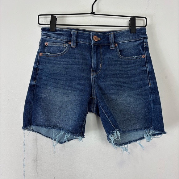 American Eagle The Dream Short Midi Womens 2 Dark Wash Stretch Classic Comfort - Picture 1 of 5